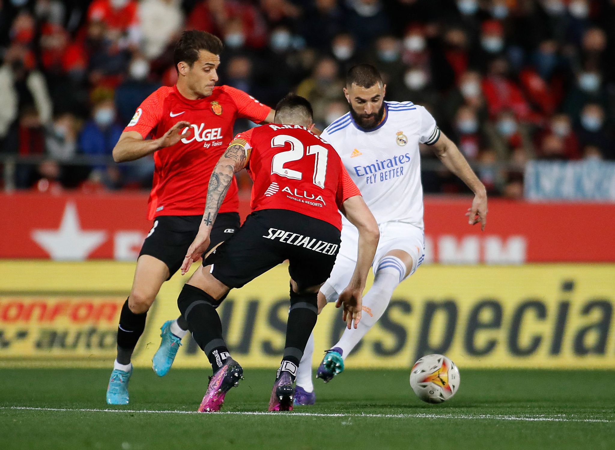 Bóng đá Tây Ban Nha - Real Madrid được Mallorca “phát quà” trong ngày Benzema lập kỷ lục