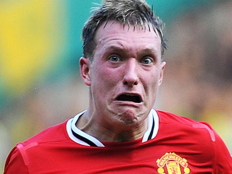 Bóng đá Anh - Phil Jones: Từ át chủ bài đến gã hề thế hệ LOL (Hình 5).