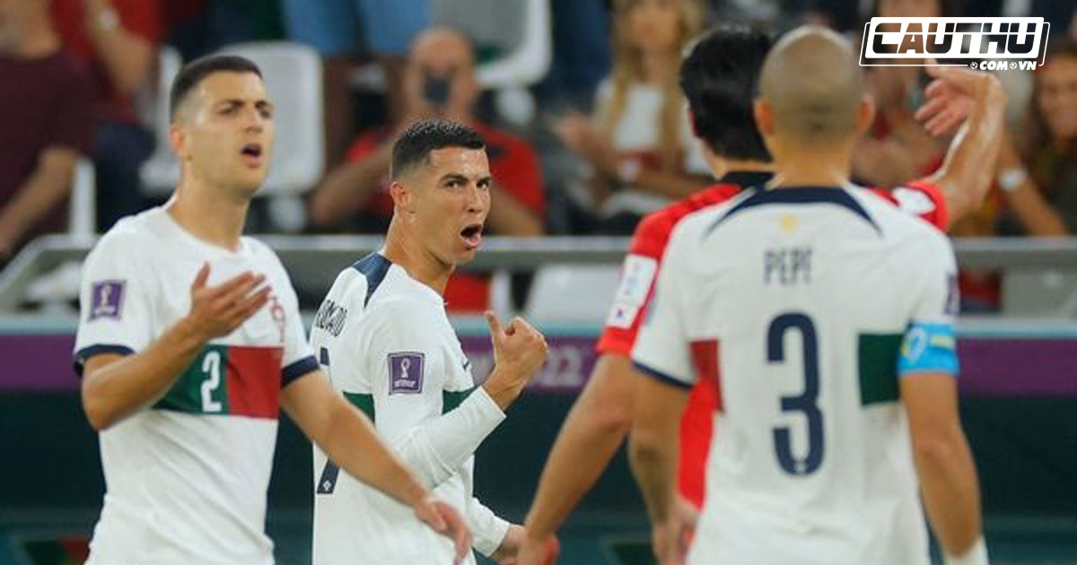 Giải khác - Ronaldo giải thích lý do ‘chửi nhau’ khi rời sân ở trận thua Hàn Quốc