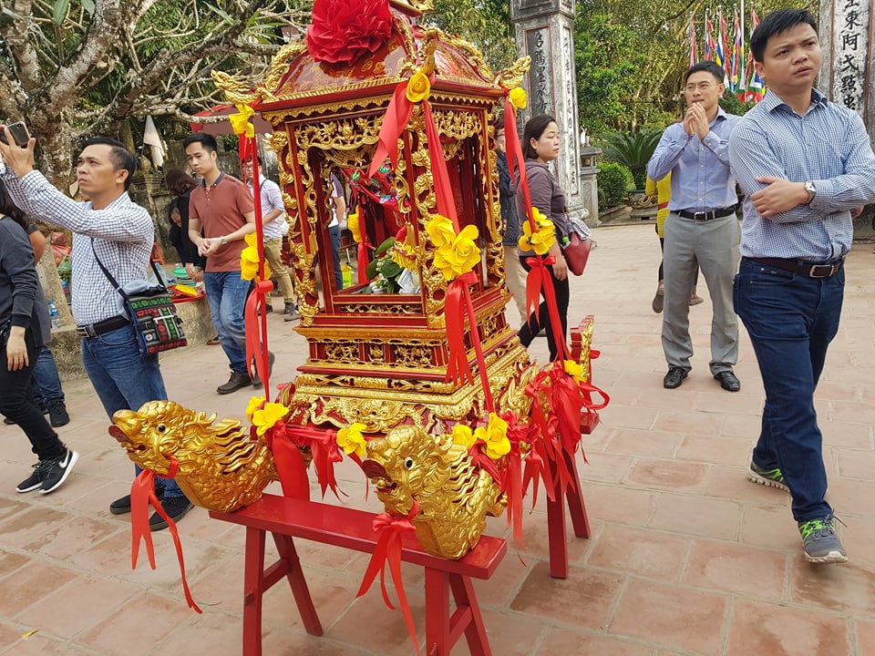 Văn hoá - Kiên quyết xử lý khi phát hiện cán bộ, công chức ném tiền lẻ vào kiệu ấn (Hình 2).