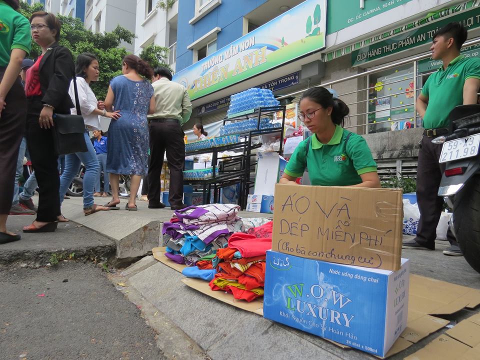 Tình người lan tỏa sau vụ cháy kinh hoàng tại chung cư Carina (Hình 2).