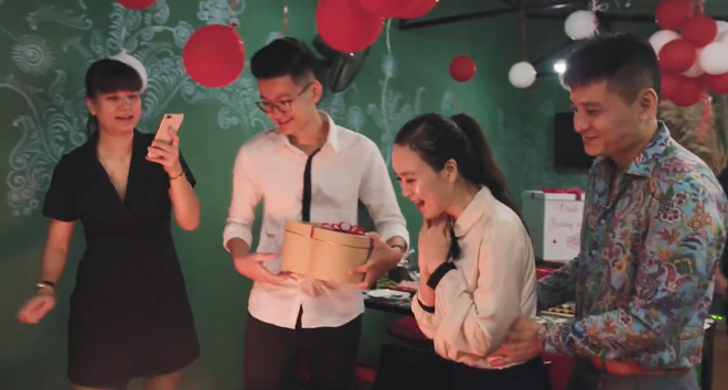 Cộng đồng mạng - Ngỡ ng&agrave;ng cảnh vợ cũ c&ugrave;ng con trai tổ chức sinh nhật cho vợ mới của chồng (H&igrave;nh 2).