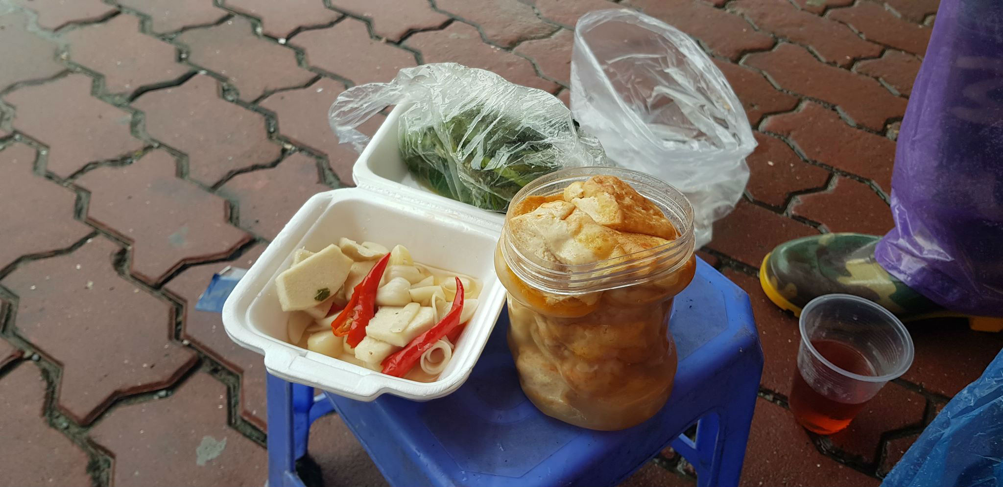 Cộng đồng mạng - Rơi nước mắt bữa cơm trưa v&agrave;o l&uacute;c 17h chiều của t&agrave;i xế xe &ocirc;m Grab giữa Thủ đ&ocirc;