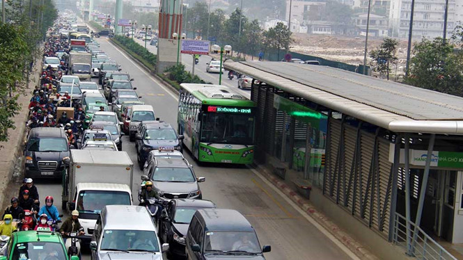 Tin nhanh - Chuyên gia giao thông: BRT quá đơn độc nên “đừng cố đấm ăn xôi” nữa