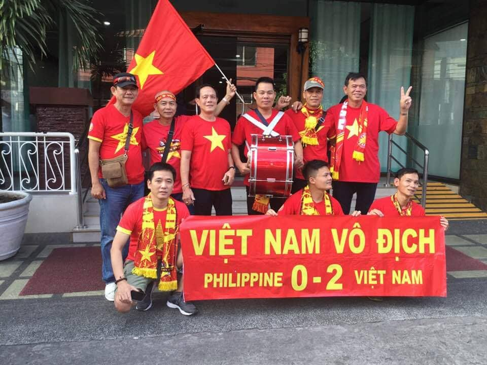 Thể thao - Bán kết AFF Cup 2018 Philippines - Việt Nam: CĐV Việt Nam nhuộm đỏ SVĐ Bacolod (Hình 4).