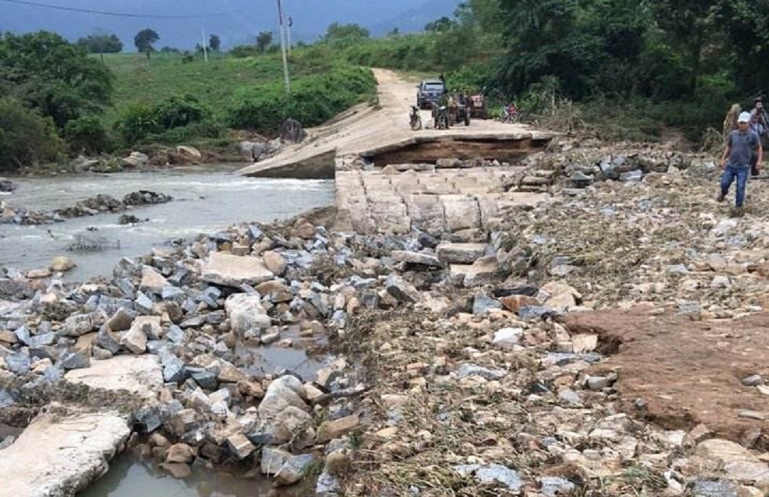 Tin nhanh - Đắk Lắk: Mưa lớn nhiều ngày, 4 thôn, buôn bị cô lập