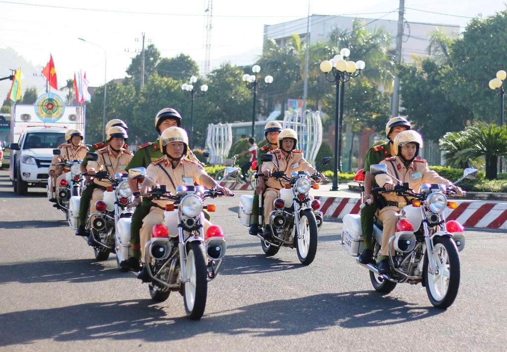 Tin nhanh - Đắk Lắk: Công an huyện Krông Bông ra quân đảm bảo an ninh, trật tự dịp lễ Tết (Hình 2).