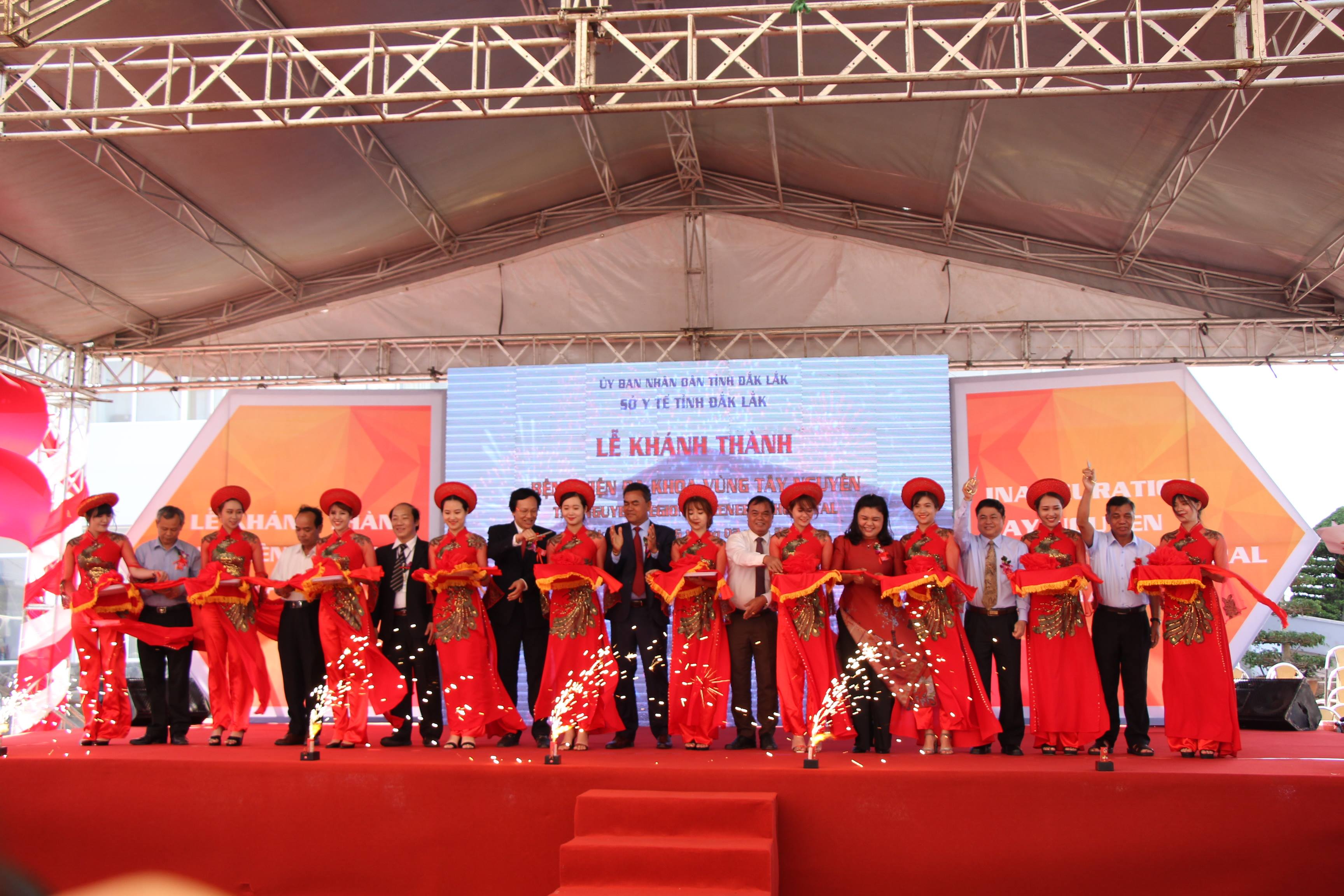 Tin nhanh - Khánh thành bệnh viện ngàn tỷ ở Đắk Lắk (Hình 2).