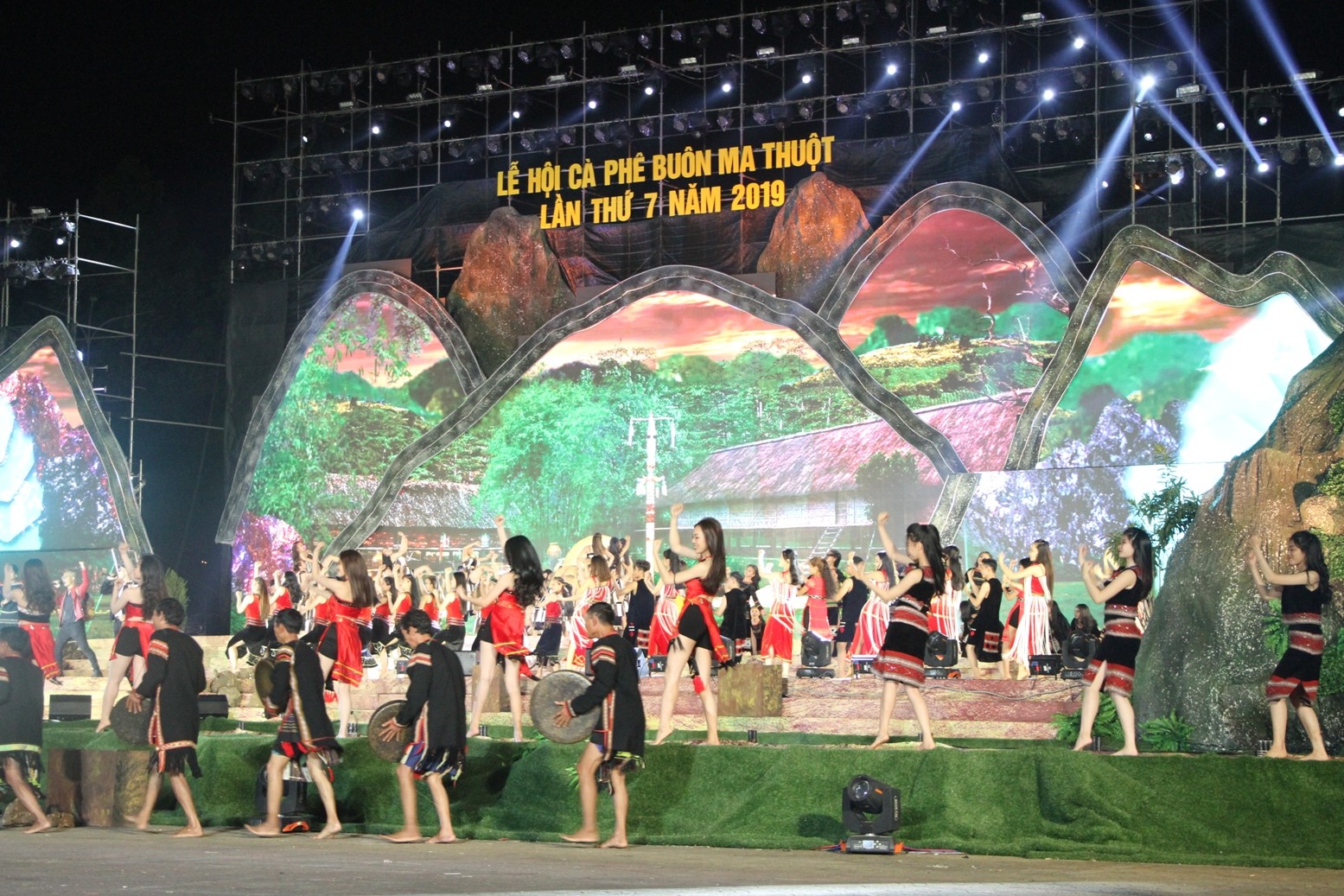 Văn hoá - Lễ hội Cà phê Buôn Ma Thuột lần thứ 7: Tinh hoa đại ngàn (Hình 2).