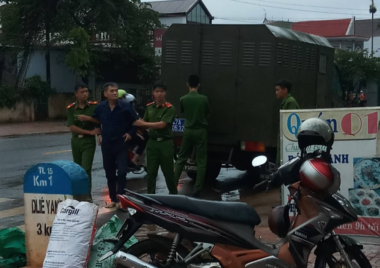 An ninh - Hình sự - Đắk Lắk: Thực nghiệm hiện trường vụ ông chủ hiếp dâm người giúp việc tật nguyền 