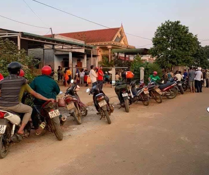 Tin nhanh - Bơm nước tưới cà phê, hai vợ chồng bị điện giật tử vong thương tâm