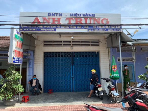 An ninh - Hình sự - Truy tìm kẻ khóa cửa phòng ngủ chủ nhà rồi lấy sạch 300 lượng vàng