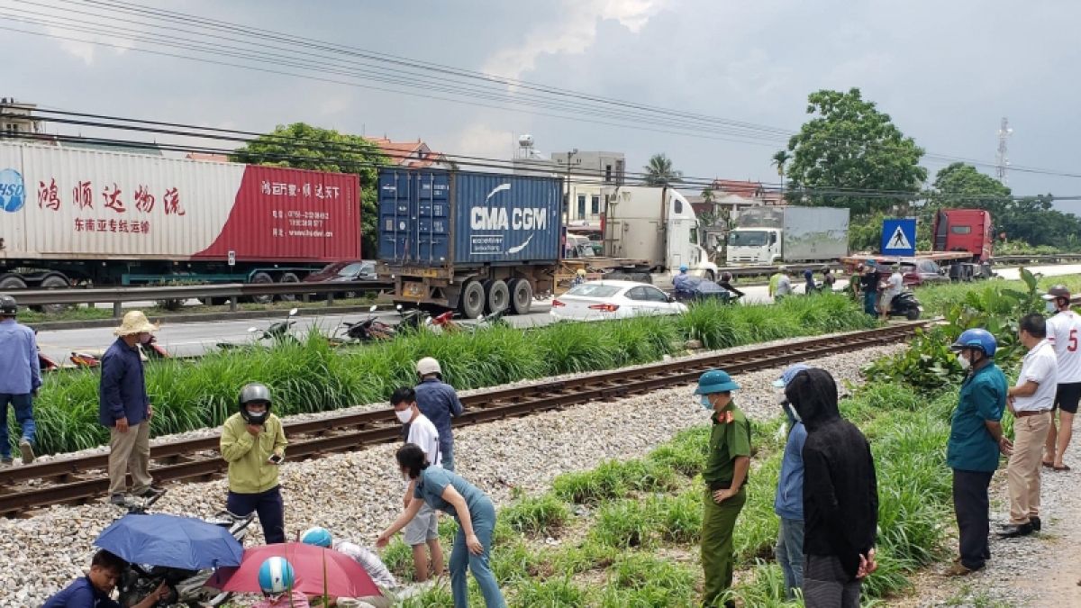 Xã hội - Bản tin ngày 9/6: Ngư dân bị cá mập cắn trọng thương; làm rõ vụ học sinh không đi học vẫn có học bạ  (Hình 2).