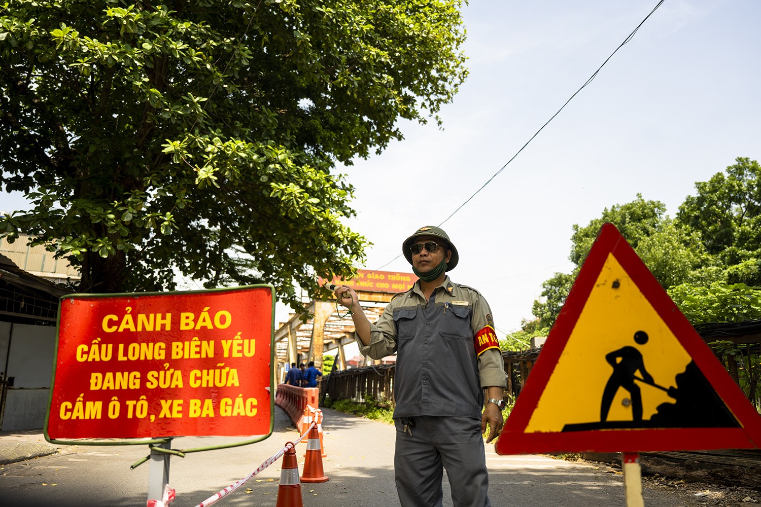 Xã hội - Bản tin hôm nay 23/6: Lắp rào chắn ngăn ô tô lên cầu Long Biên; Số ca mắc SXH tăng cao