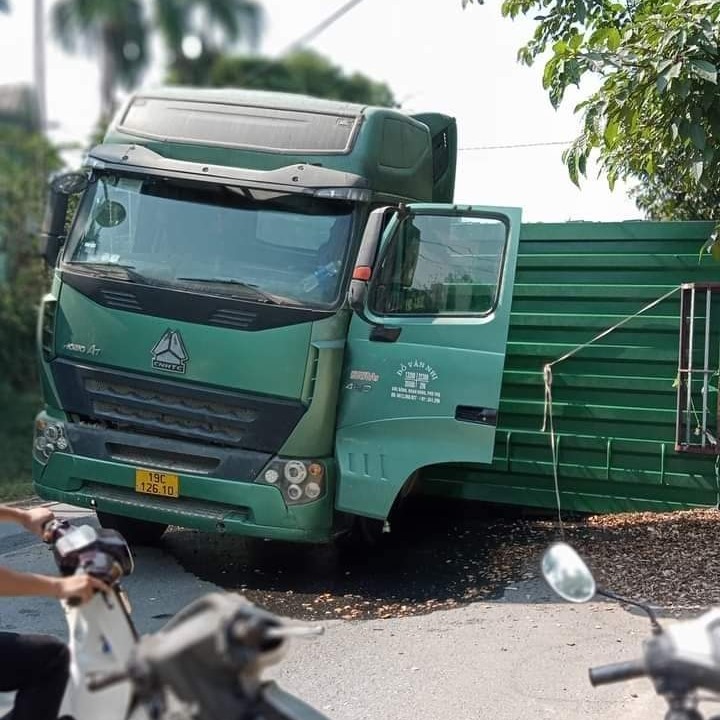 Xã hội - Bản tin 19/10: Tp.HCM sắp thí điểm bãi xe cao tầng ở khu trung tâm; Hàng trăm ngôi mộ bị vùi lấp, Ban nghĩa trang Đà Nẵng tính phương án thờ chung (Hình 2).