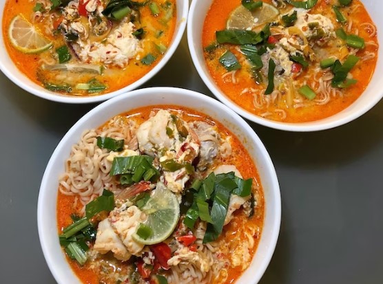 Đời sống - Món ngon cuối tuần: Lạ miệng với bún cá Tom Yum (Hình 3).