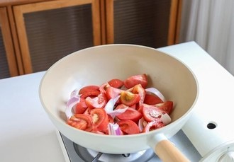 Đời sống - Món ngon cuối tuần: Cách nấu canh đuôi bò cà chua vừa ngon vừa bổ (Hình 2).