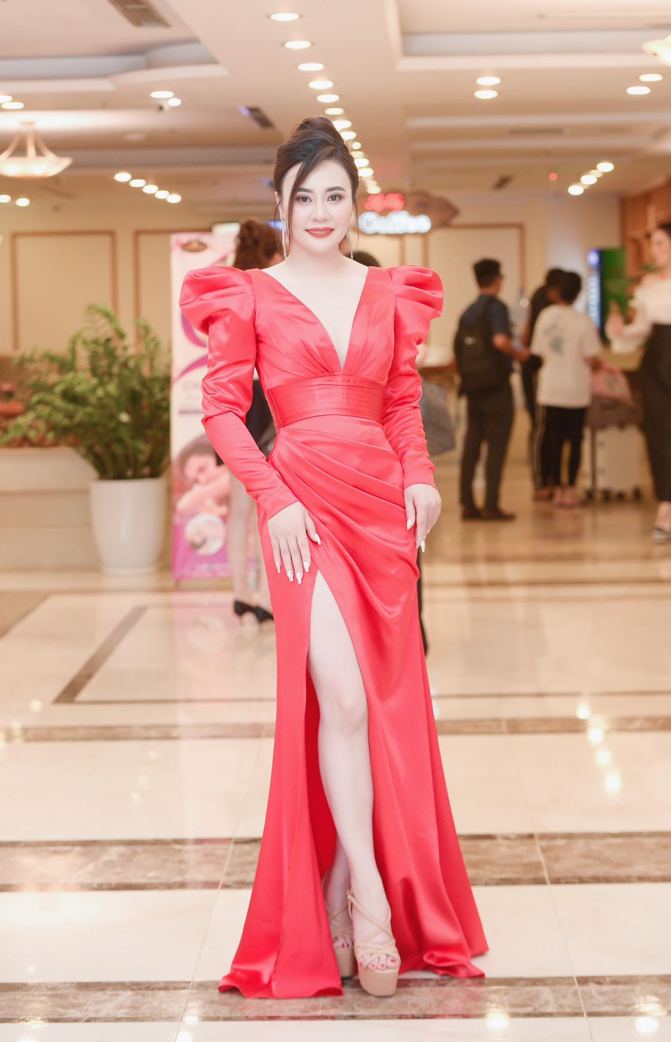 Giải trí - Mrs Grand Vietnam: Trưởng BTC sốc tinh thần cho thí sinh trước đêm thi quan trọng