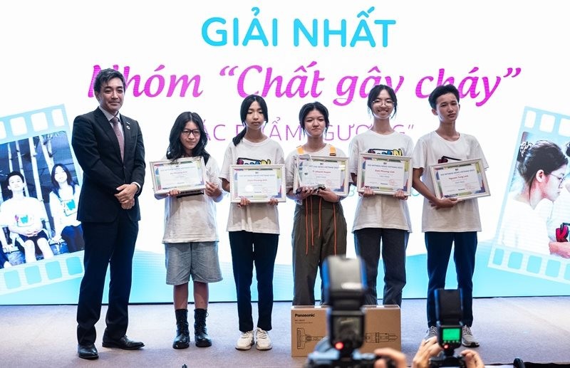 Văn hoá - Lễ trao giải Qua ống kính trẻ thơ: 16 tác phẩm được vinh danh