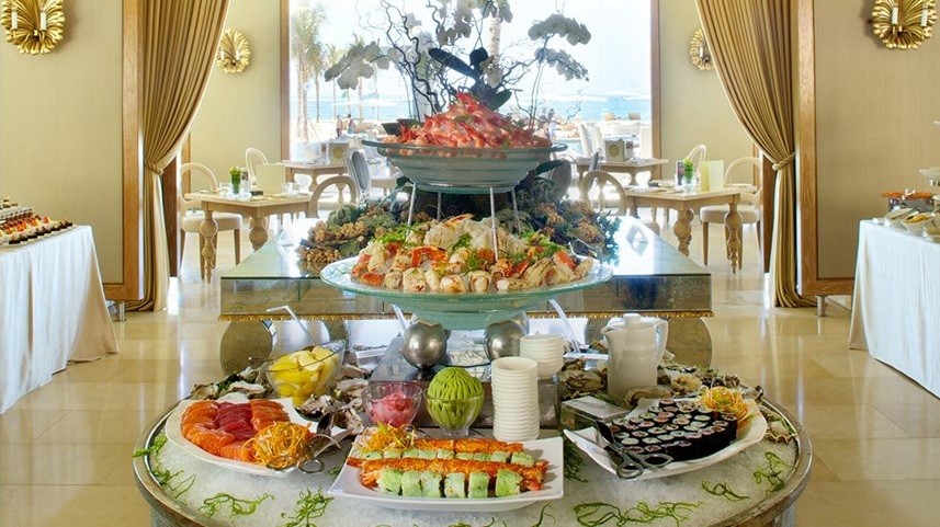 Đời sống - Vì sao khách sạn thường phục vụ buffet sáng miễn phí? (Hình 2).