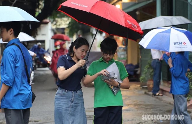 Giáo dục - Thí sinh Hà Nội tự tin bước vào buổi thi môn Toán