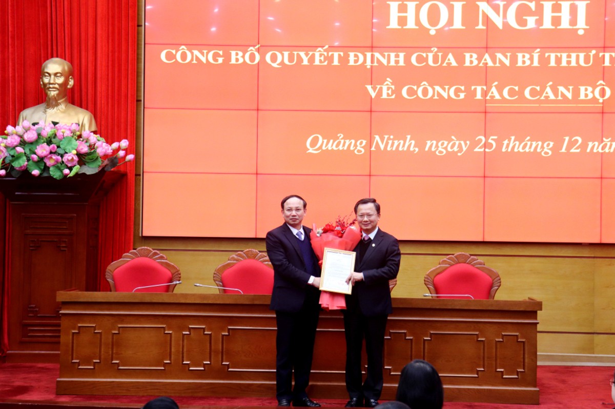 Sự kiện - Công bố Quyết định phê chuẩn kết quả bầu Chủ tịch tỉnh Quảng Ninh