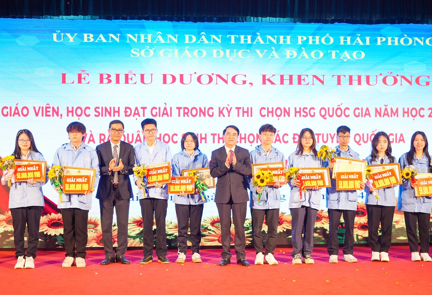 Giáo dục - Hải Phòng chi 6,1 tỷ đồng khen thưởng học sinh, giáo viên đạt giải quốc gia