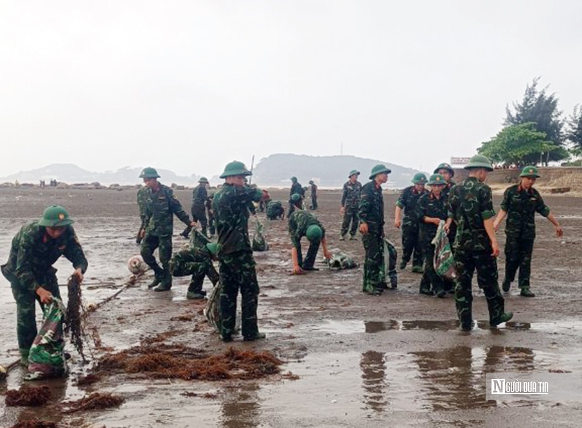 Môi trường - Không để du khách chịu cảnh “tắm chung với rác” tại các bãi tắm Đồ Sơn (Hình 2).