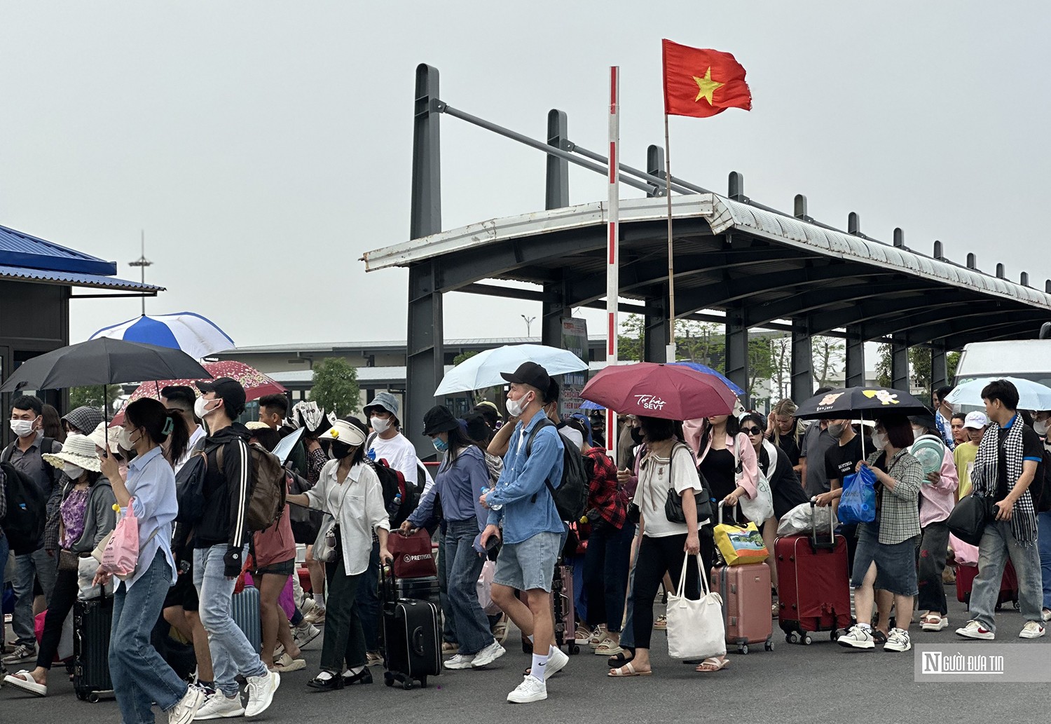 Dân sinh - Hải Phòng: Tuyến phà ra đảo Cát Bà tái diễn cảnh ùn tắc kéo dài