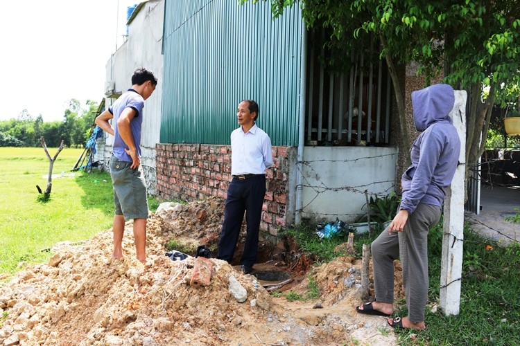 Xã hội - Đào hố chôn cột điện, phát hiện 6 bình gốm cổ thời Lê