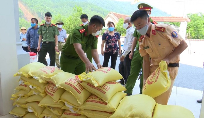 Tin nhanh - Công an kêu gọi các nhà hảo tâm ủng hộ người nghèo