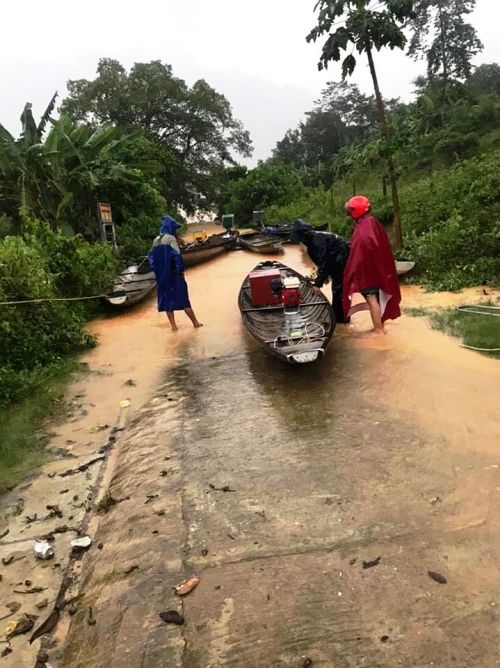 Tin nhanh - Quảng Bình vẫn tiếp tục mưa lớn, 37 thôn bản bị nước lũ chia cắt