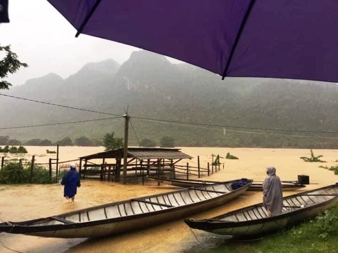 Tin nhanh - Quảng Bình vẫn tiếp tục mưa lớn, 37 thôn bản bị nước lũ chia cắt (Hình 2).