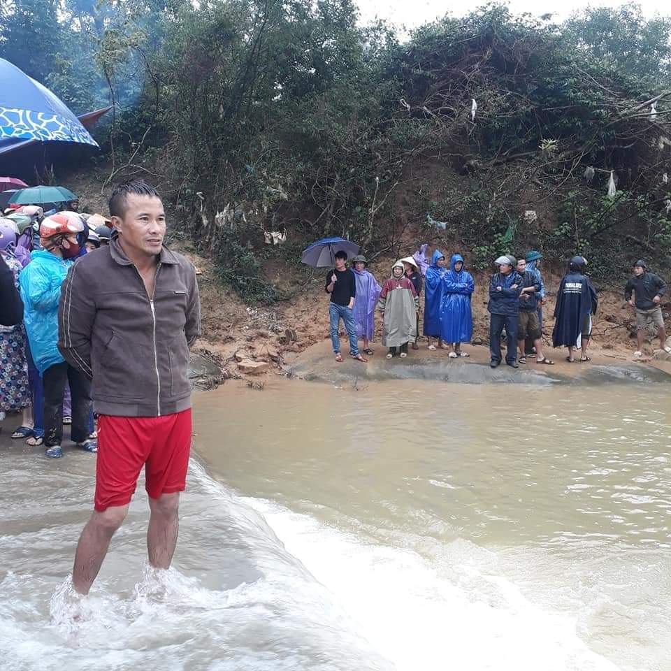 Tin nhanh - Đi chăn bò, học sinh lớp 6 bị nước cuốn tử vong