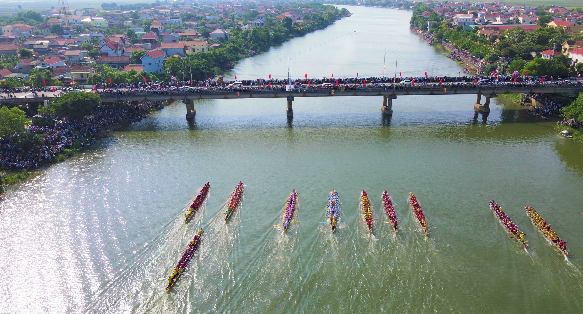 Dân sinh - Quảng Bình: Sôi động lễ hội đua thuyền mừng Tết Độc lập  (Hình 2).