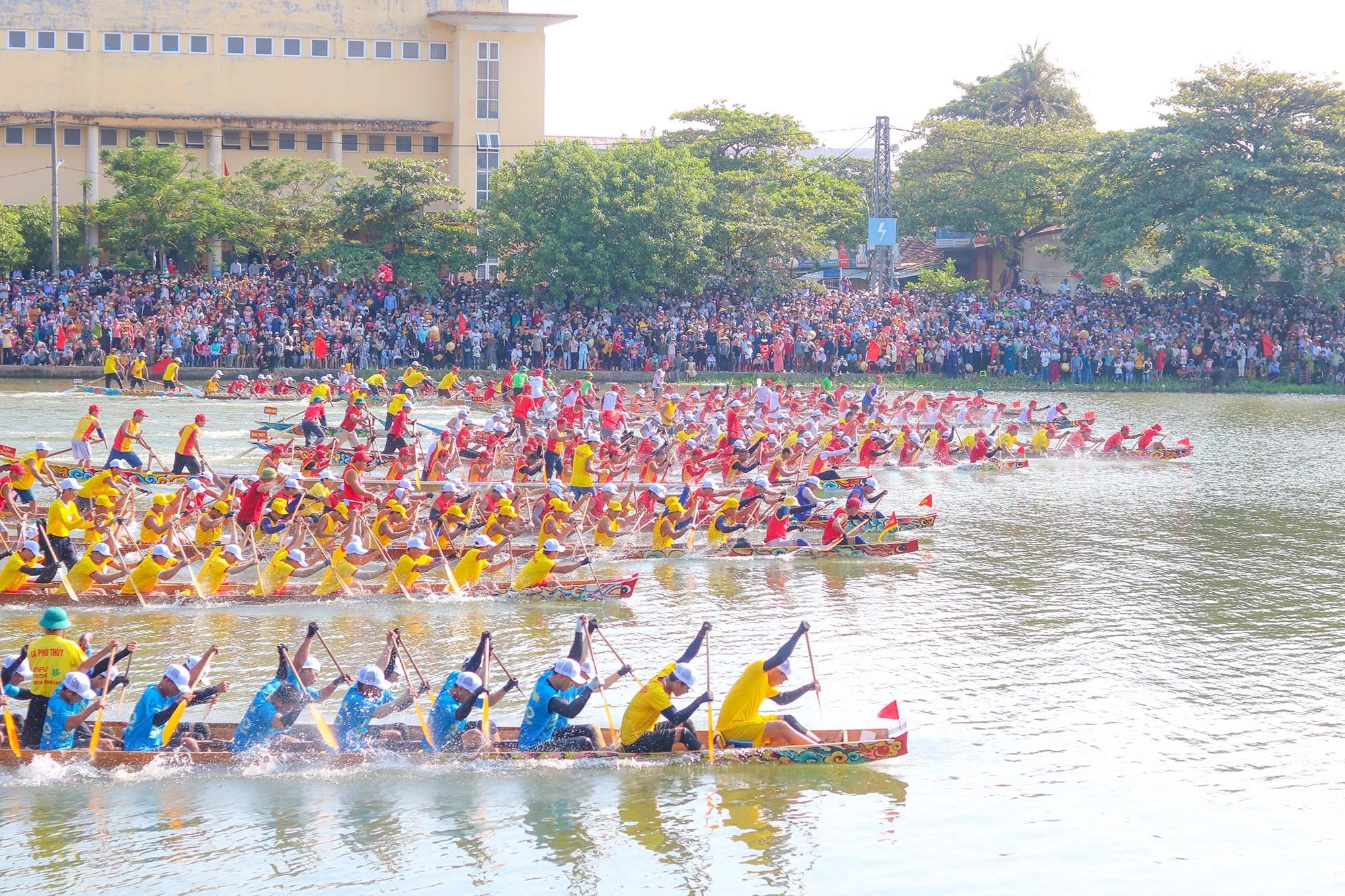 Dân sinh - Quảng Bình: Sôi động lễ hội đua thuyền mừng Tết Độc lập  (Hình 4).