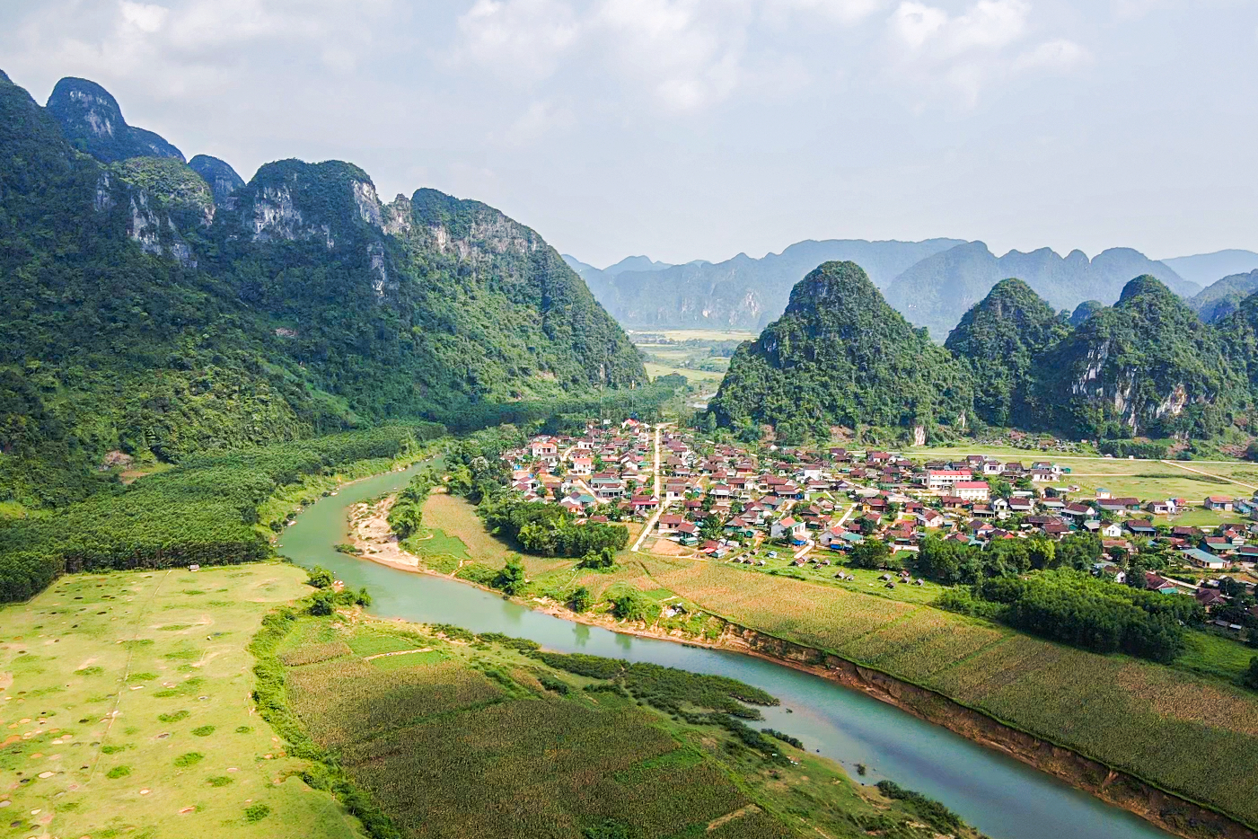 Dân sinh - 'Rốn lũ' Quảng Bình được vinh danh làng du lịch tốt nhất thế giới (Hình 2).