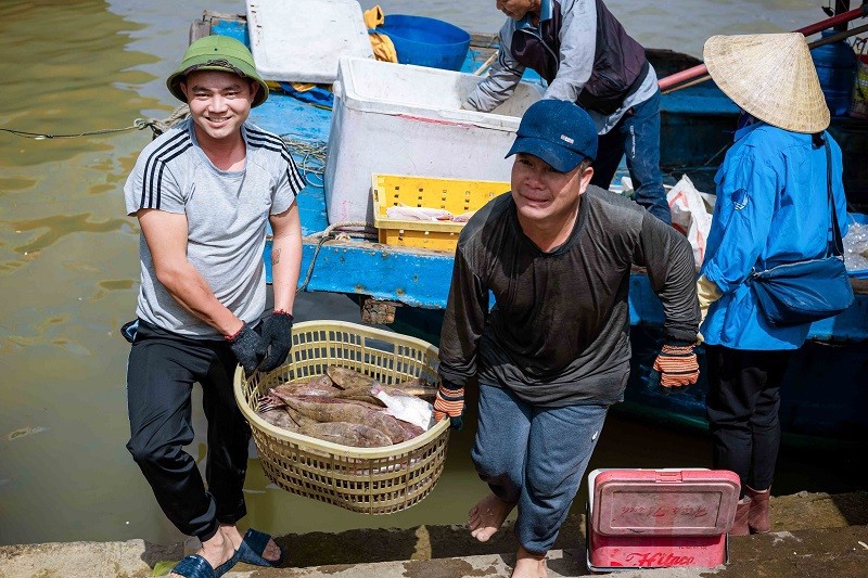 Dân sinh - Quảng Bình: Ngư dân phấn khởi trúng đậm 'lộc biển' những ngày đầu năm  (Hình 4).