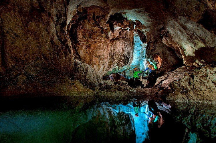 Dân sinh - Khám phá vẻ đẹp huyền bí của hang Chà Lòi ở Quảng Bình (Hình 9).