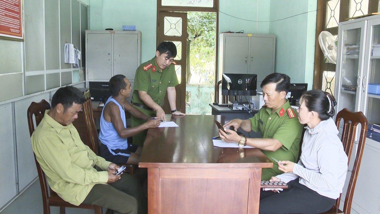 Dòng chảy pháp luật - Chuyện công an chính quy 'cắm bản' và những đổi thay không ngờ ở xã biên giới (Hình 4).