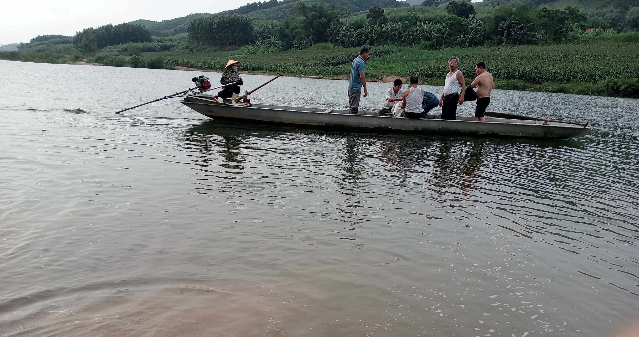 Dân sinh - Hai nữ sinh lớp 7 đuối nước thương tâm khi đi tắm sông cùng bạn