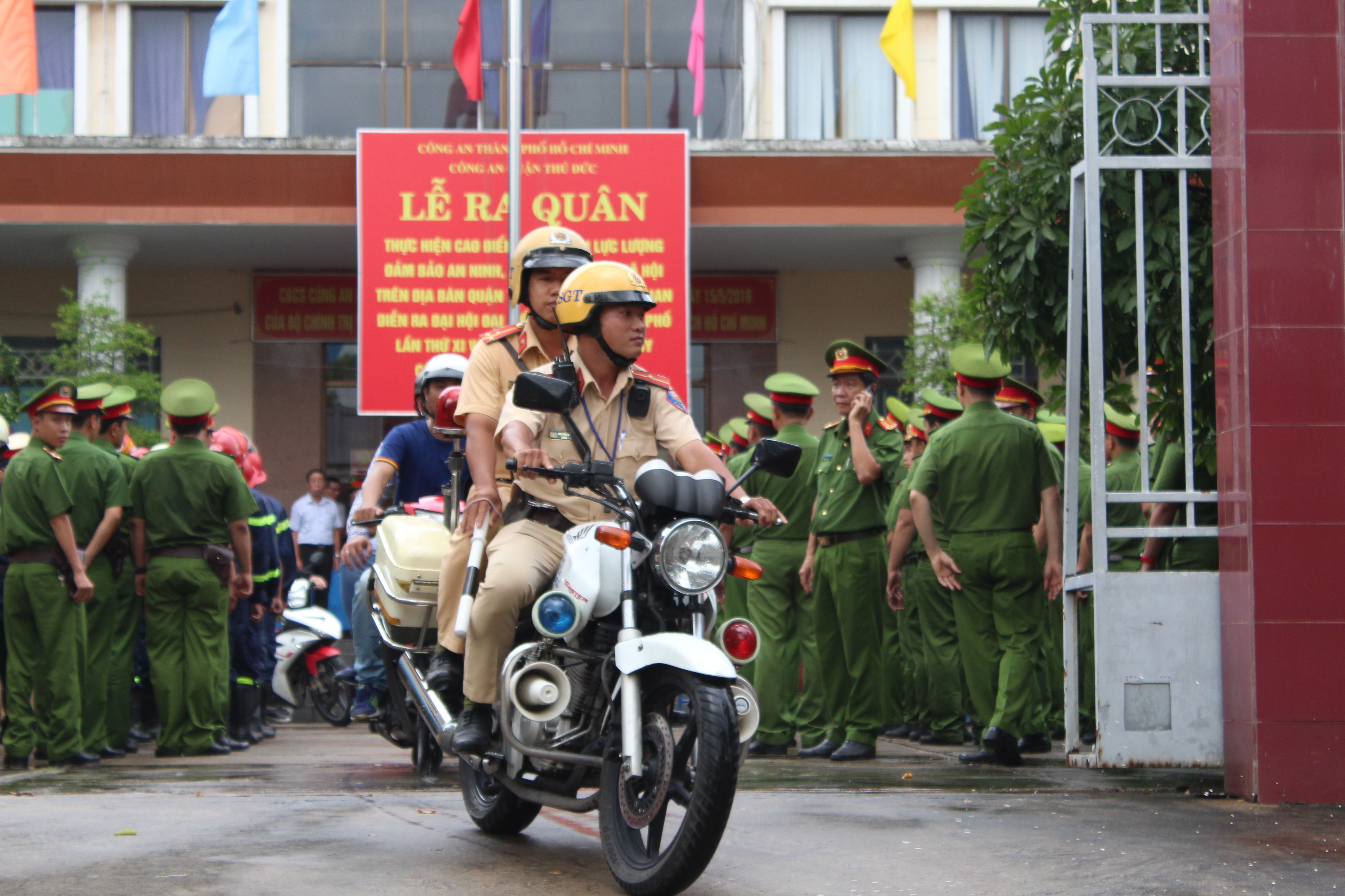 An ninh - Hình sự - TP.HCM: Công an quận Thủ Đức ra quân trấn áp tội phạm (Hình 8).