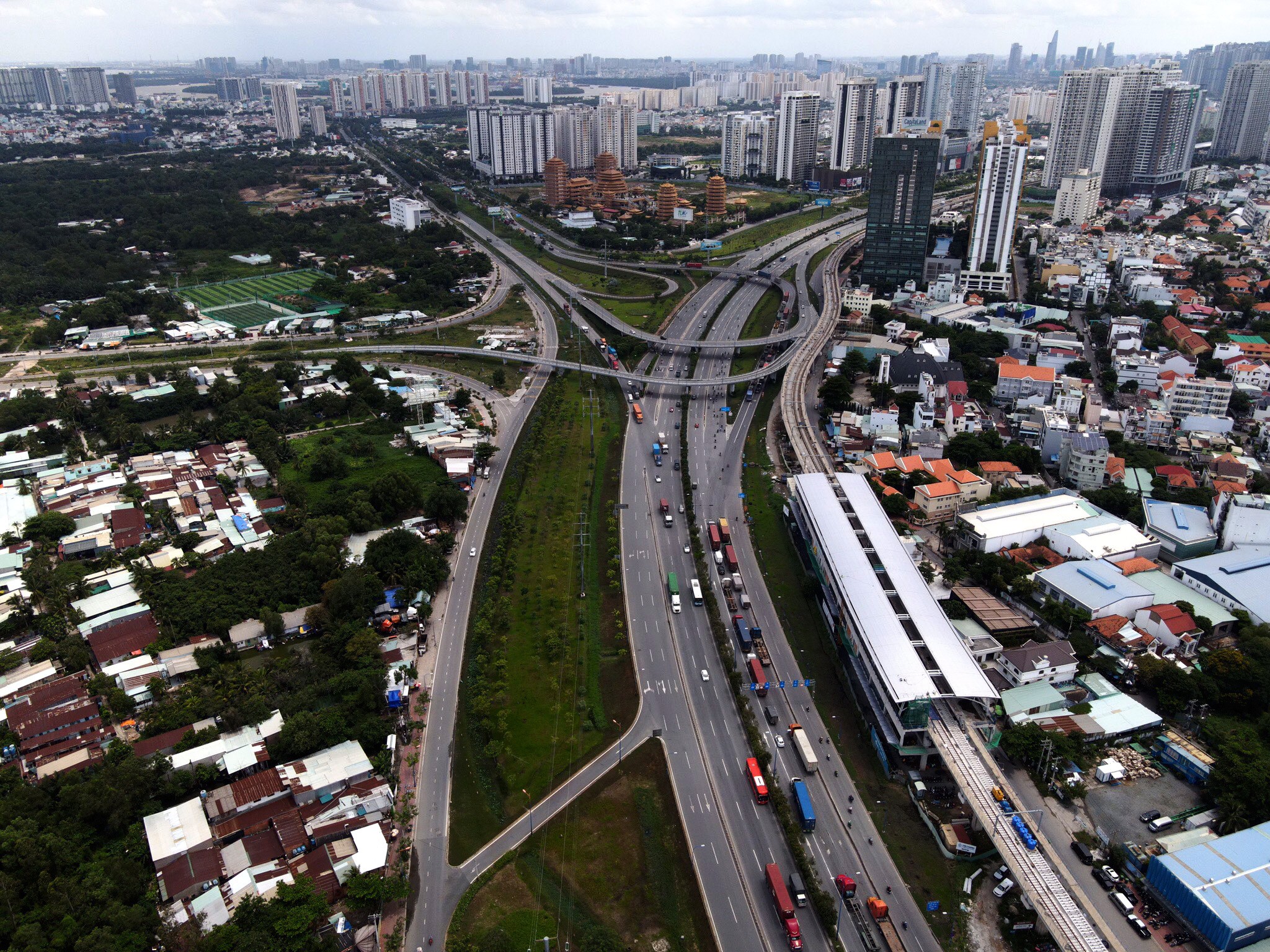 Tin nhanh - Toàn cảnh dự án Metro số 1 Bến Thành – Suối Tiên sắp hoàn thành  (Hình 2).