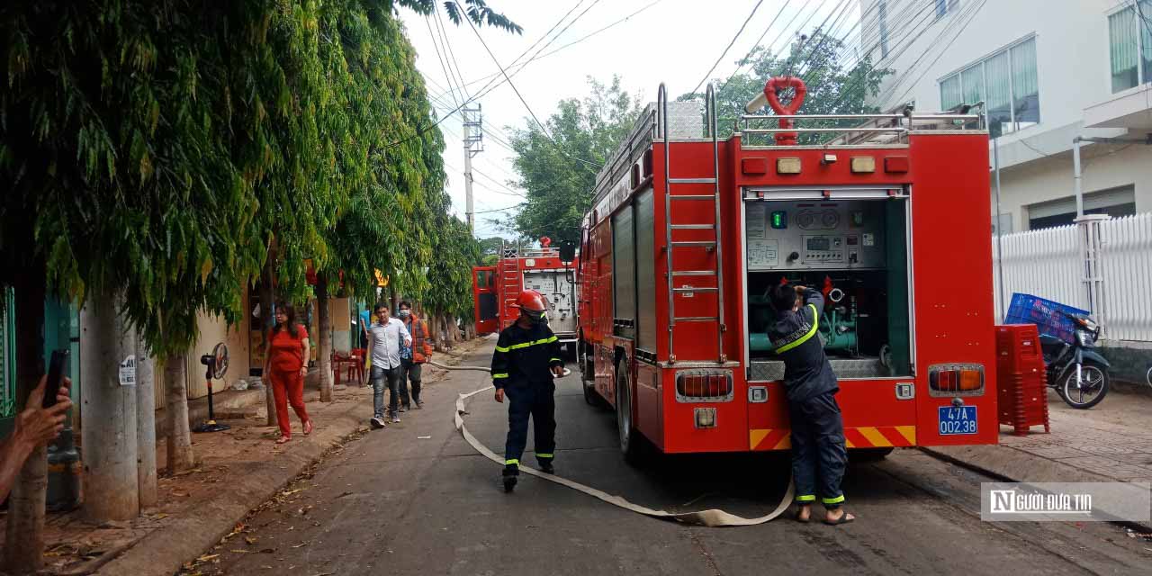 Dân sinh - Đắk Lắk: Cháy Trường Mầm non Hoa Pơ Lang, sơ tán hơn trăm học sinh (Hình 3).