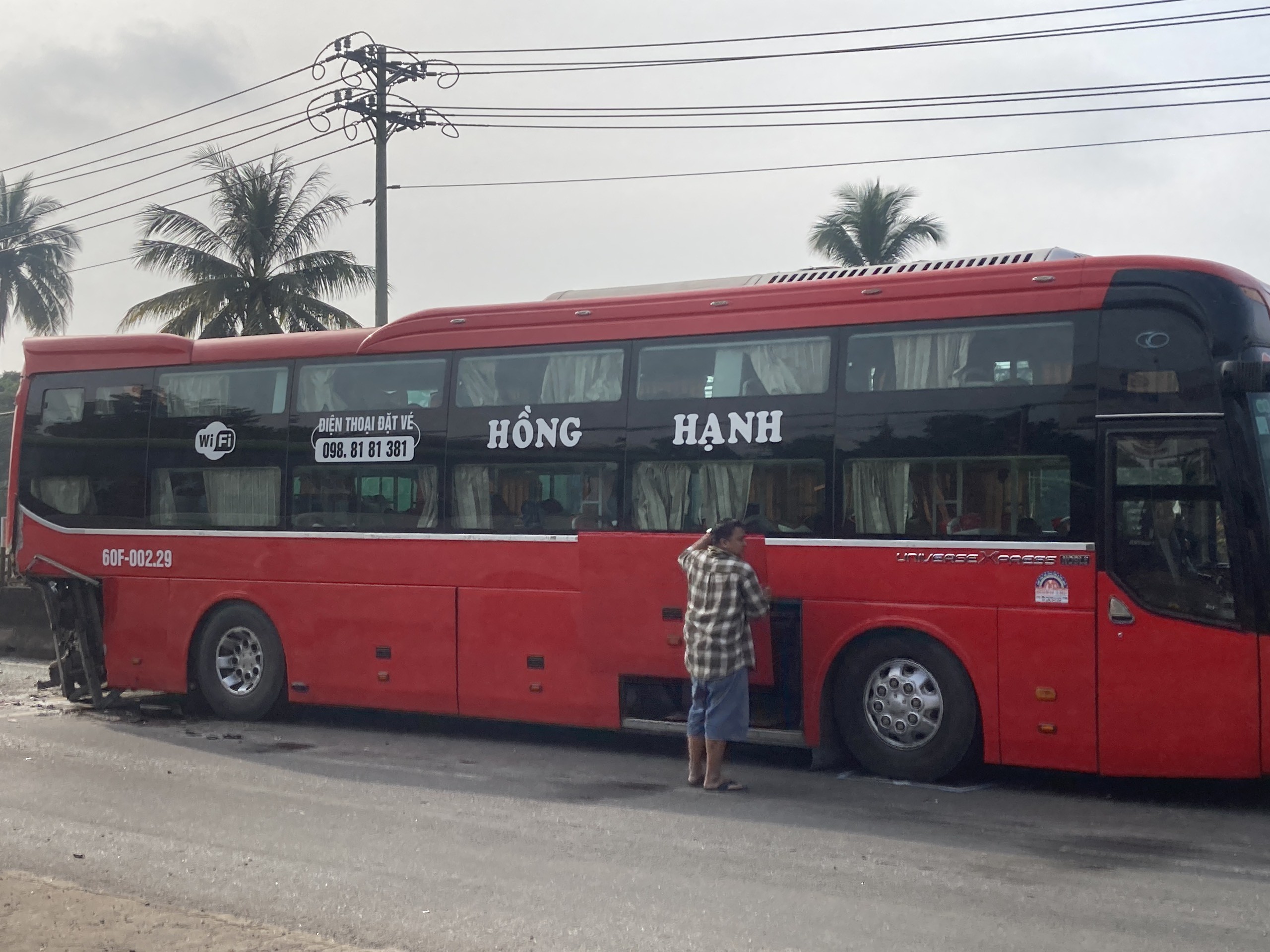 Dân sinh - Hai xe khách va chạm mạnh, hành khách la hét hoảng loạn (Hình 3).