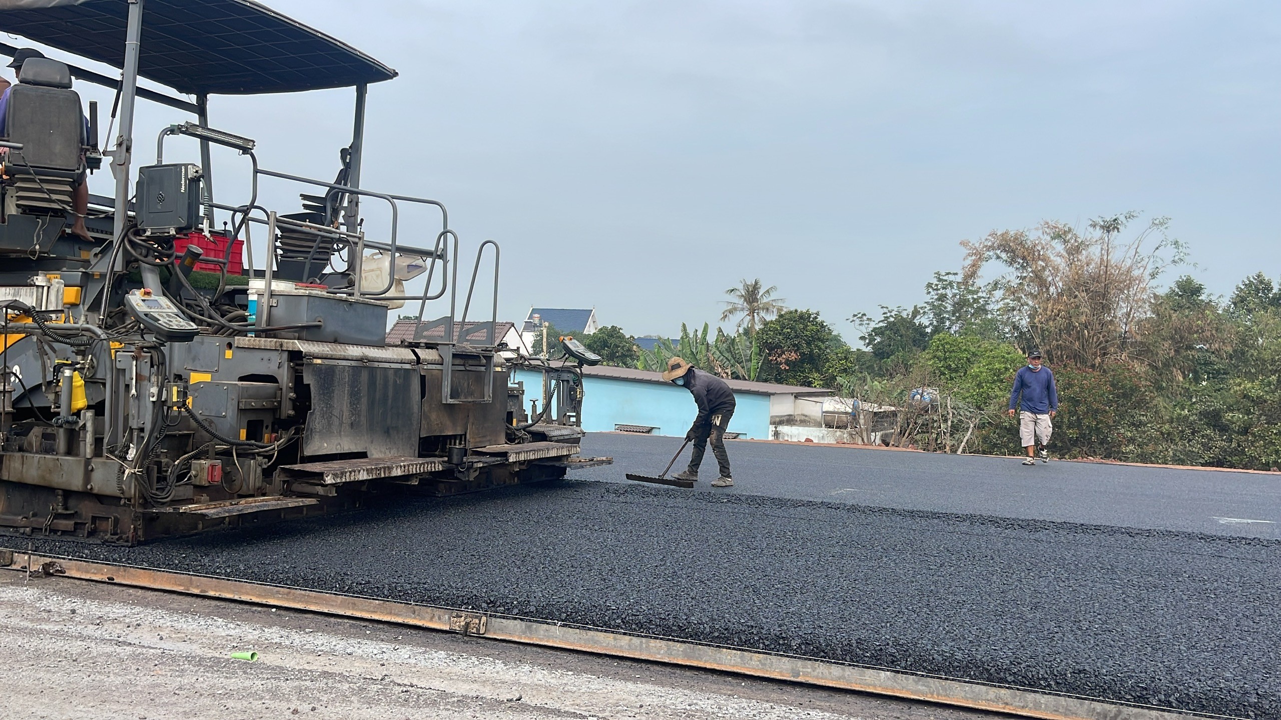 Dân sinh - Thi công xuyên Tết trên công trường cao tốc Phan Thiết - Dầu Giây