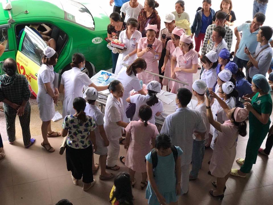 Xã hội - Tài xế taxi kể lại giây phút chứng kiến người chồng làm “bà đỡ” cho vợ (Hình 2).