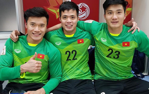 Bóng đá Việt Nam - Thủ môn dự bị U23 Việt Nam đẹp trai hơn cả Bùi Tiến Dũng là ai? (Hình 3).