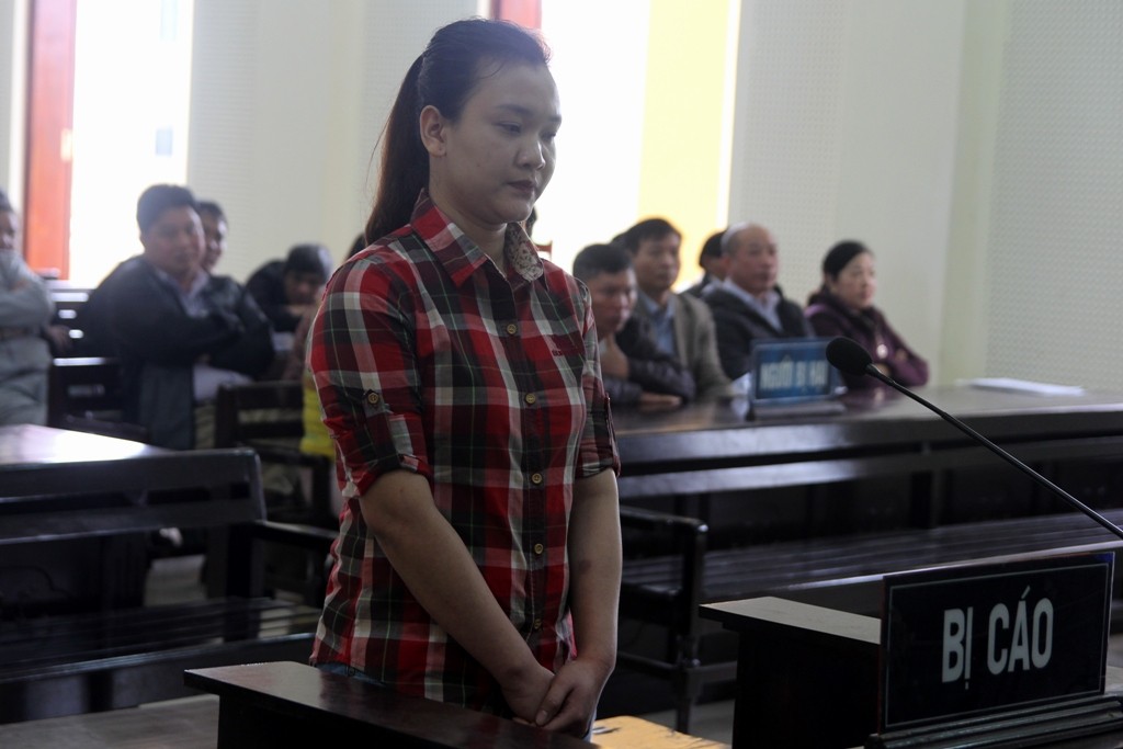 17 năm tù cho nữ quái 'nổ' chồng làm công an, chiếm đoạt hơn 3,6 tỷ đồng