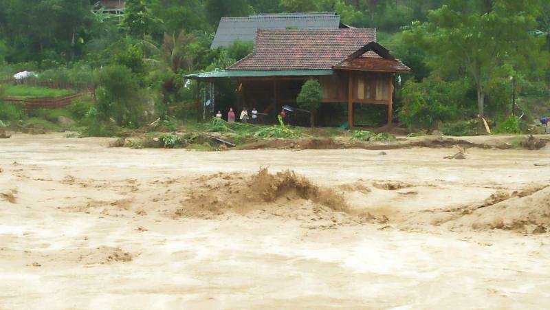 Tin nhanh - Nghệ An: Bản làng hoang tàn vì mưa lũ (Hình 2).